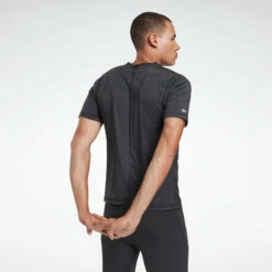 Reebok One Series Activchill Tee, FK6571 10 Reebok One Series Activchill Tee, FK6571 -Fighters Europe Store 3d61b28495563bb8982d18670b61e39e