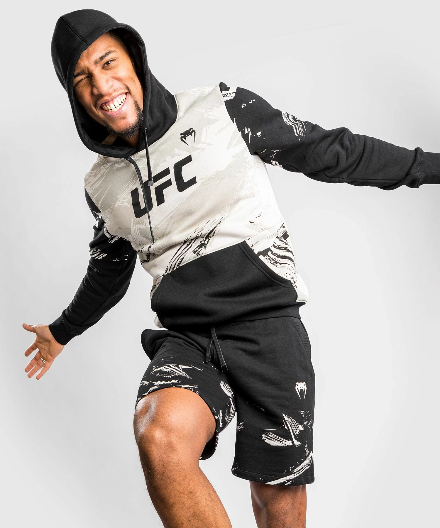 Venum UFC Hoodie Authentic Fight Week 2.0 - Black/white 8 Venum UFC Hoodie Authentic Fight Week 2.0 - Black/white - Image 6