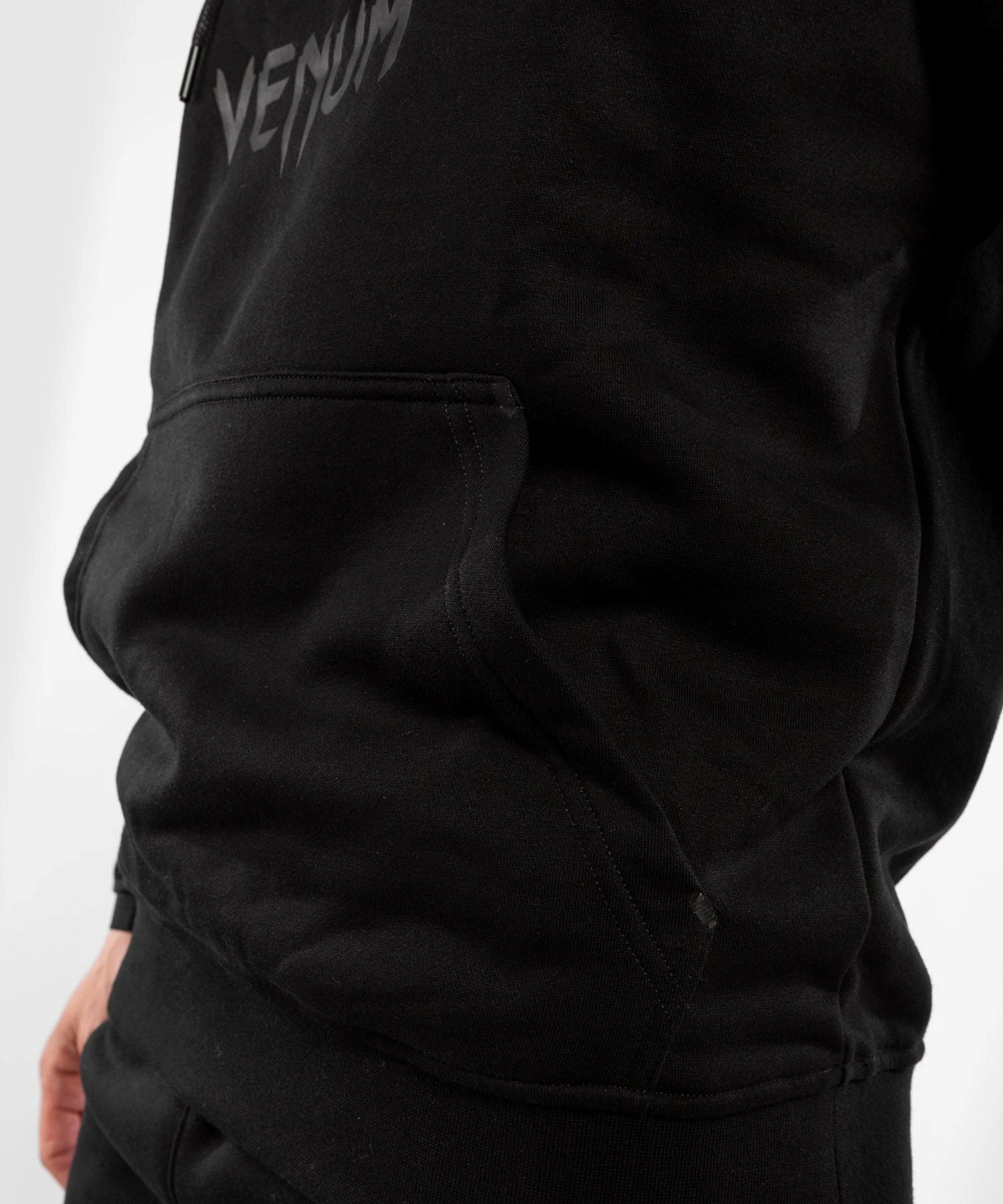 Venum Hoodie Classic - Black 5 Venum Hoodie Classic - Black - Image 3