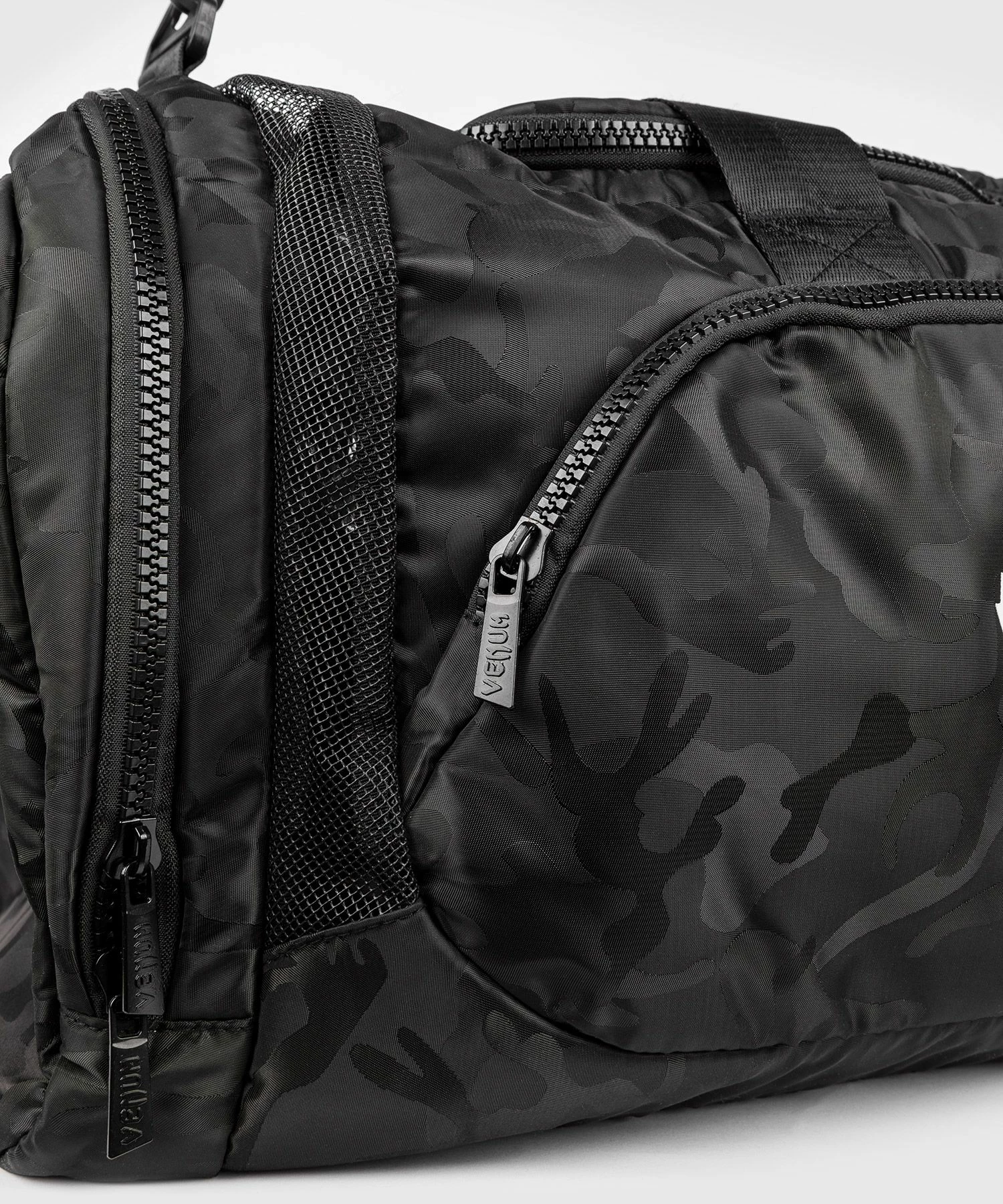 Venum Sports Bag Trainer Lite - Black/camo 6 Venum Sports Bag Trainer Lite - Black/camo - Image 4