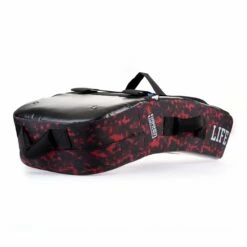 Fighter Kicking Shield - MULTI GRIP - Life Is A Fight - Red Camo, FKSH-26 -Fighters Europe Store DSCF6494