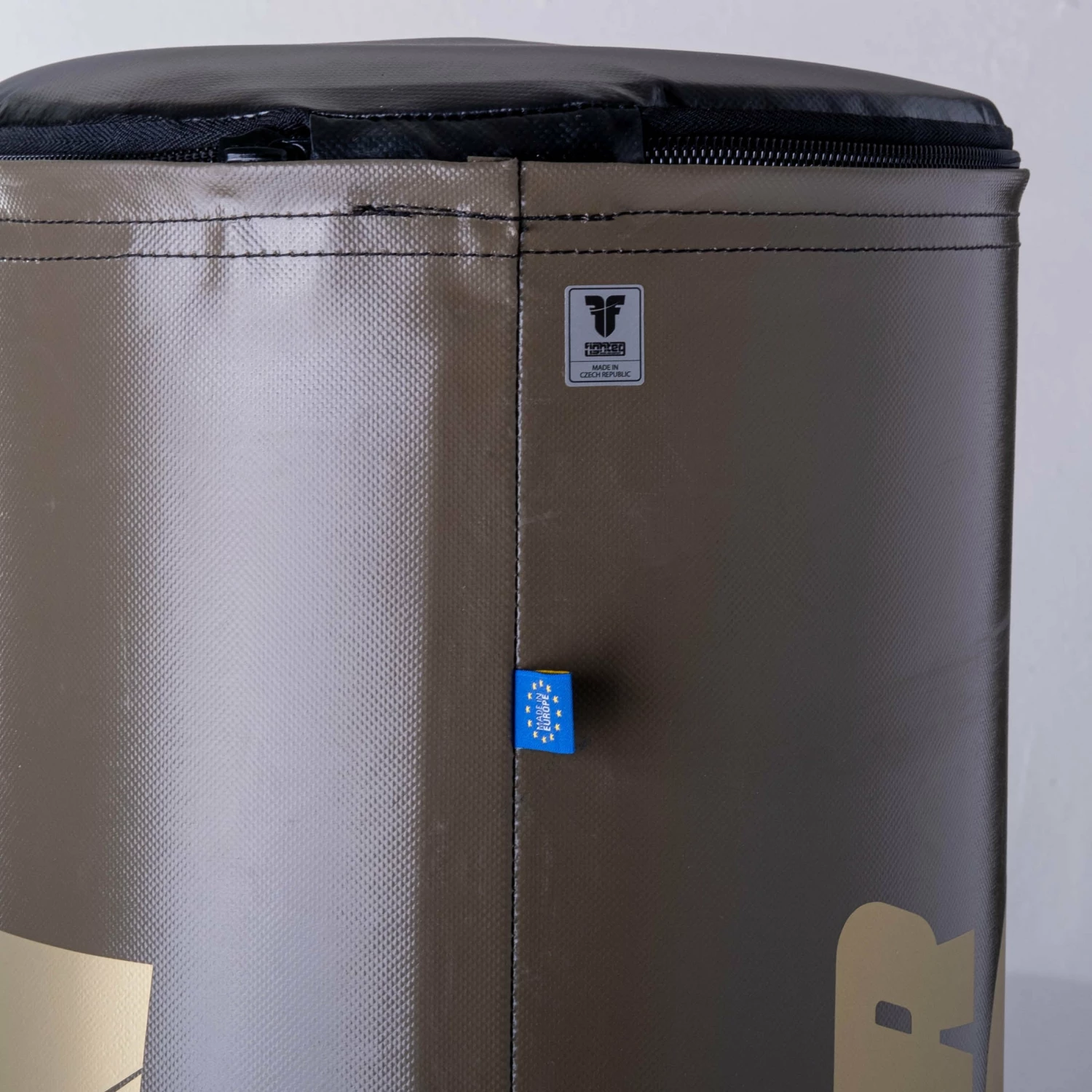 Fighter Free-Standing Boxing Bag Classic - Khaki/gold 7 Fighter Free-Standing Boxing Bag Classic - Khaki/gold - Image 5