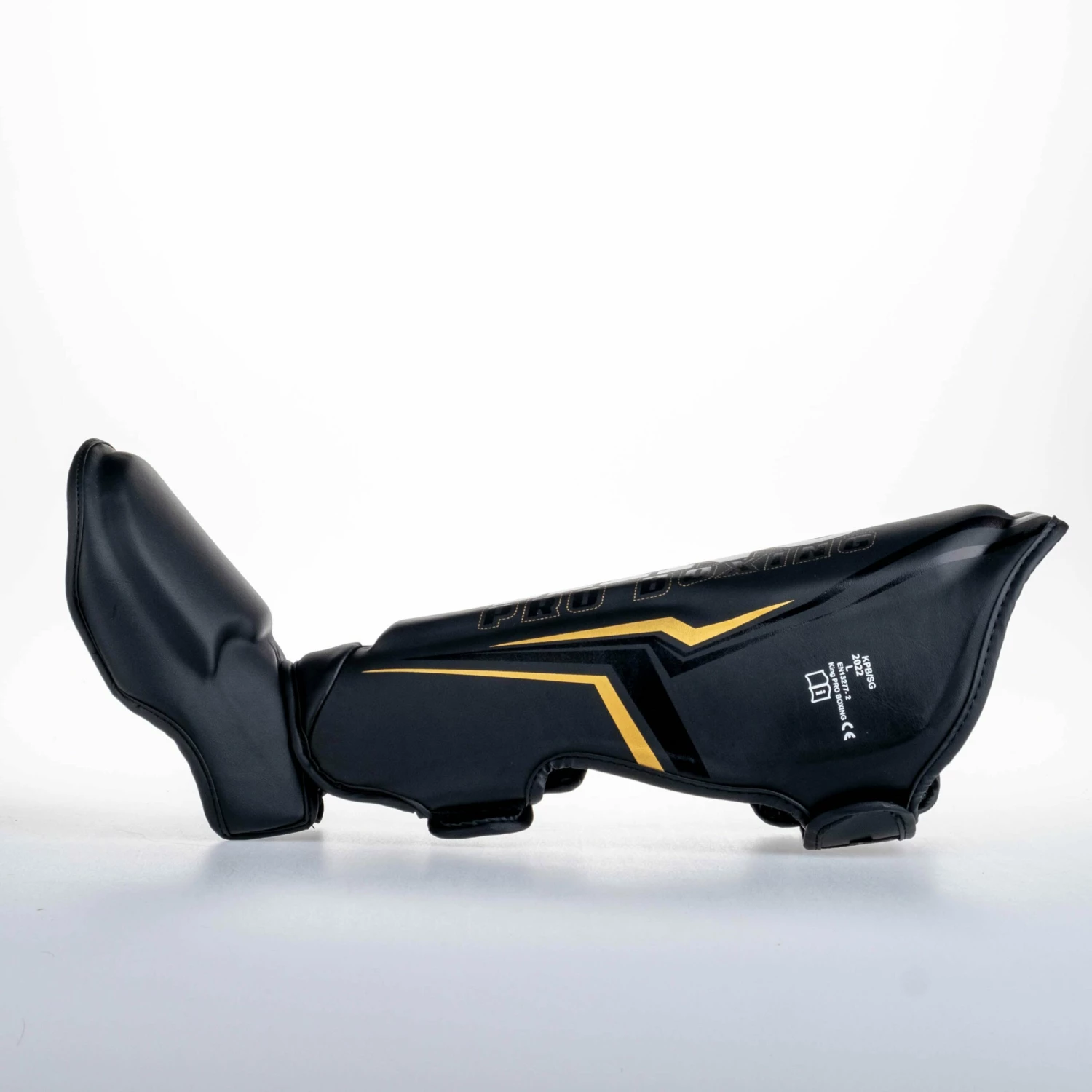 King Pro Boxing Shin Guards THOR - Black/gold 6 King Pro Boxing Shin Guards THOR - Black/gold - Image 4
