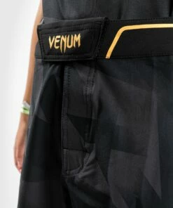 Venum Razor Kids MMA Shorts - Black/gold 15 Venum Razor Kids MMA Shorts - Black/gold -Fighters Europe Store a2c66c81e0d999b79e608458cb3978c74ab48586 FS RAZOR BLACK 10