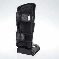 Fighter Shinguards Thai Ergo - Black/white, FSG-004BW 12 Fighter Shinguards Thai Ergo - Black/white, FSG-004BW -Fighters Europe Store d833e45fee47d591b003665c1d116a36