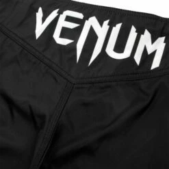 Venum Light 3.0 Fightshorts - Black/white, VENUM-03615-108 -Fighters Europe Store f042e281ca2d5fd7d23612bbad855d6e