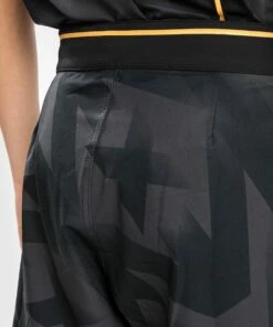 Venum Razor Kids MMA Shorts - Black/gold 17 Venum Razor Kids MMA Shorts - Black/gold -Fighters Europe Store fcd34f0ebb0e9a6646a029278927a52a61653ffe FS RAZOR BLACK 08